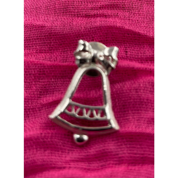Avon Vintage Christmas Bell Silvertone Pin - Picture 1 of 3